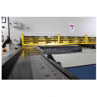 BAILEIGH Heavy Duty Metal Cutting Shear SH-5203-HD-NC